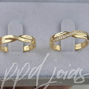 Alianças Torcidas Ouro 18k com Moissanites