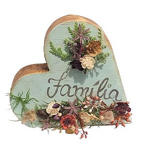 Coracao de Madeira para mesa com flores artificiais Familia