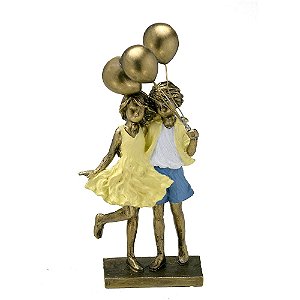 ESCULTURA MENINO E MENINA COM BALOES DECORATIVO