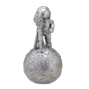ESCULTURA ASTRONAUTA DECORATIVO EM RESINA C/ TELESCOPIO PRATA