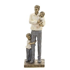 ESCULTURA DA FAMILIA PAI COM FILHOS DECORATIVO