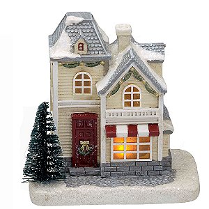 CASA NATALINA EM RESINA BEGE E CINZA COM LUZ DE LED 11CM