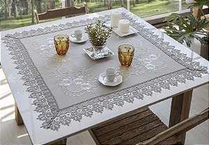 LINHA FLORAL CAMINHO MESA RENDADO MUMBAI 85X85CM CINZA