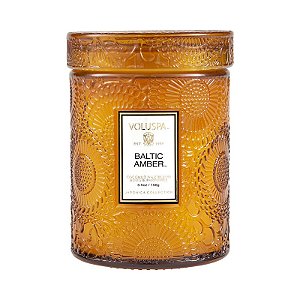 MINI VELA VOLUSPA POTE VIDRO 50H RELEVO BALTIC AMBER 156g