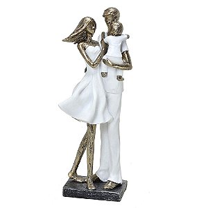 ESCULTURA DA FAMILIA DECORATIVA COM BEBE