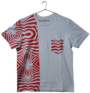 Camiseta - Lateral Vermelha