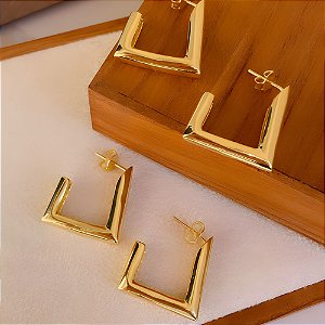 Brinco de Argola Lisa Quadrada Banhado a Ouro