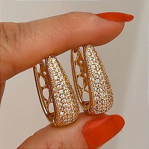 Brinco de Argola Oval e Zircônias Lidy Banhado a Ouro 18k