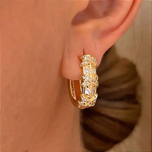 Brinco de Argola Oval com Cristais Lumina Banhado a Ouro 18k