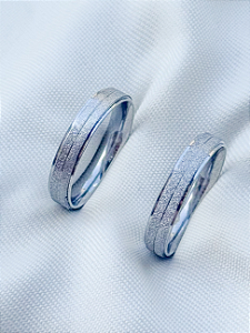 Par de Aliança Diamantada - Aço Inox
