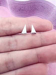 Brinco Mini Triângulo - Folheado a prata