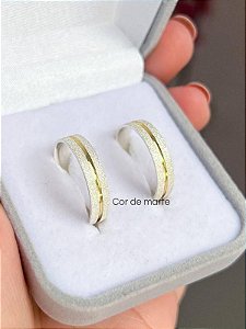 Par de Aliança Diamantada com Friso de ouro 10k - Prata 950
