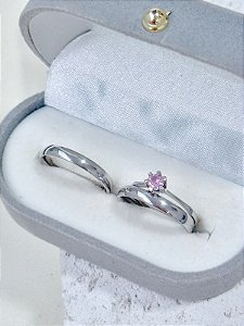 Par de Alianças Julieta 3mm + Solitário Rosa - Aço Inox