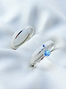 Par de Aliança Diamantada com Pedra + Solitário Azul - Prata 950