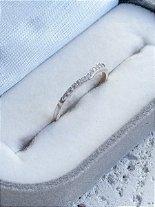 Anel aparador V Cravejado - Prata 950