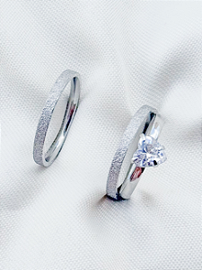 Par de Aliança diamantada 2mm + Solitário Love - Aço Inox