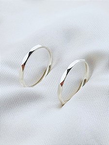 Par de Aliança Geométrica 2mm - Prata 950