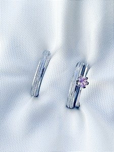 Par de Aliança Joy 3mm + Solitário Rosa - Aço Inox