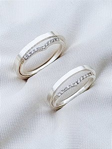 Par de Aliança Holanda 2mm + Solitários cravejados V - Prata 950