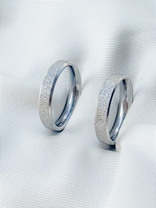 Par de aliança diamantada chanfrada 4mm - Aço Inox