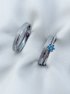 Par de Aliança delicate 3mm + Solitário azul - Aço inox