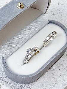 Par de Aliança Holanda e Chanfrada + Solitário Rapunzel Cristal - Prata 950