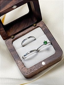 Par de Alianças Julieta 2mm + Solitário Verde - Aço inox