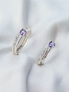 Par de Aliança Bella meia volta + Solitários Roxo - Prata 950