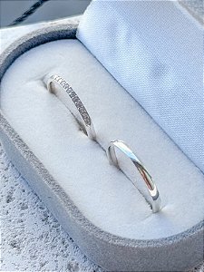 Par de Aliança Julieta 2mm com pedra meia volta - Prata 950