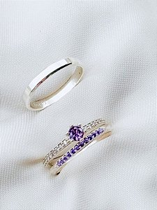 Par de Aliança Polonia com pedra chanfrada roxo + Solitário romantic - Prata 950