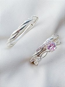 Par de Aliança Mônaco com pedra rosa + Solitário Love rosa - Prata 950