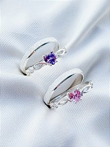 Par de aliança Diamantada + Solitários Love Rosa e Roxo - Prata 950