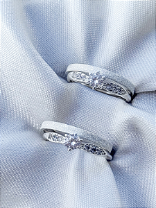 Par de Aliança Diamantada 2mm + Solitários Butterfly - Prata 950