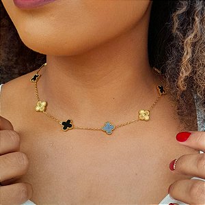 Colar de um trevos preto de aço com banho ouro
