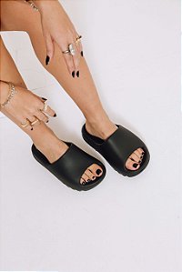 BUGY - CHINELO SLIDE FEMININO NUVEM PRETO