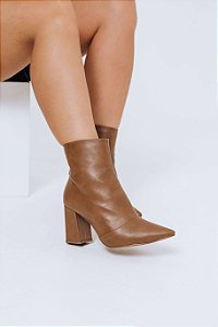 JAQUE - BOTA FEMININA CANO CURTO BICO FINO CAMEL