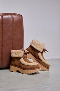OZZY - BOTA FEMININA PELUCIADA CAMURÇA CAMEL