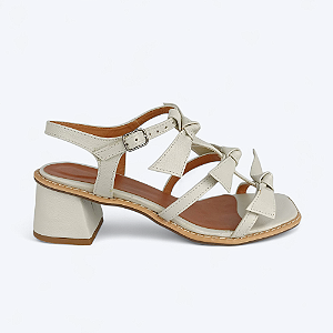 Sandália Salto Bloco Larissa Trio Laços Couro Off