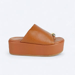 Tamanco Flatform Isabela Detalhe no Dedão em Couro Caramelo