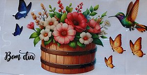 ADR-058 - CESTA COM FLORES, BEIJA FLOR,BORBOLETAS E FRASE BOM DIA - ADESIVO DTF
