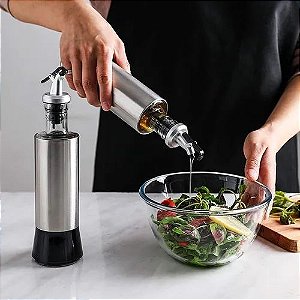 Porta Azeite Vinagre Em Aço Inox 300 Ml Vinagreiro Bico Dosador