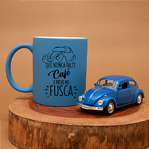 Kit Caneca e Miniatura de Fusca - Que nunca falte café Azul escuro