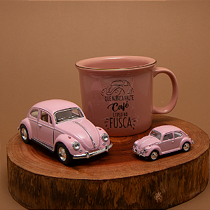 Kit Xícara, Chaveiro e Miniatura de Fusca - Que nunca falte café Rosa