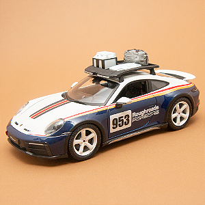 Miniatura Porsche 911 Dakar 1/24 – Detalhes Incríveis!