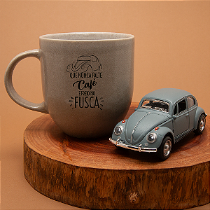 Kit Miniatura Fusca 1:36 + Caneca de café – Clássico das Estradas