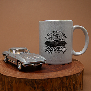 Kit Miniatura Corvette Sting Ray 1:32 + Caneca