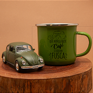 Kit Miniatura Fusca e Caneca Esmaltada Que nunca falte café Verde