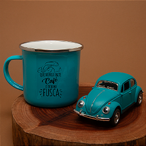 Kit Miniatura Fusca e Caneca Esmaltada Que nunca falte café Verde