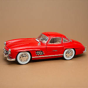 Miniatura Mercedes-Benz 300SL 1:24 – Clássico com Luzes, Som e Detalhes Realistas