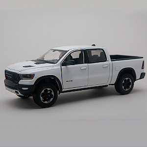 Miniatura Dodge Ram 1500 1:24 – Picape Americana com Detalhes Realistas